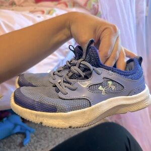 Used girls under armour shoes